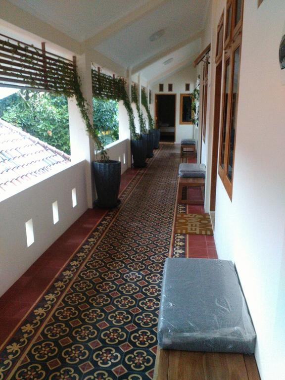 Hotel RedDoorz @ Letjend S. Parman Pacitan Exterior foto